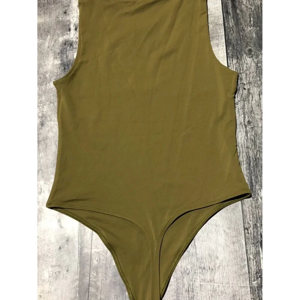 Aritzia Babaton Contour Bodysuit Size L Olive Green Sleeveless - Picture 3 of 3